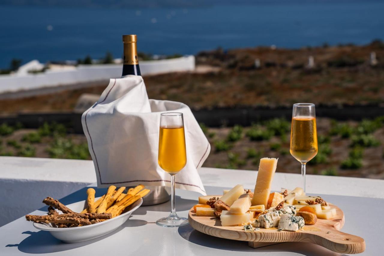 Serenita Luxury Suites Akrotiri  Exterior photo