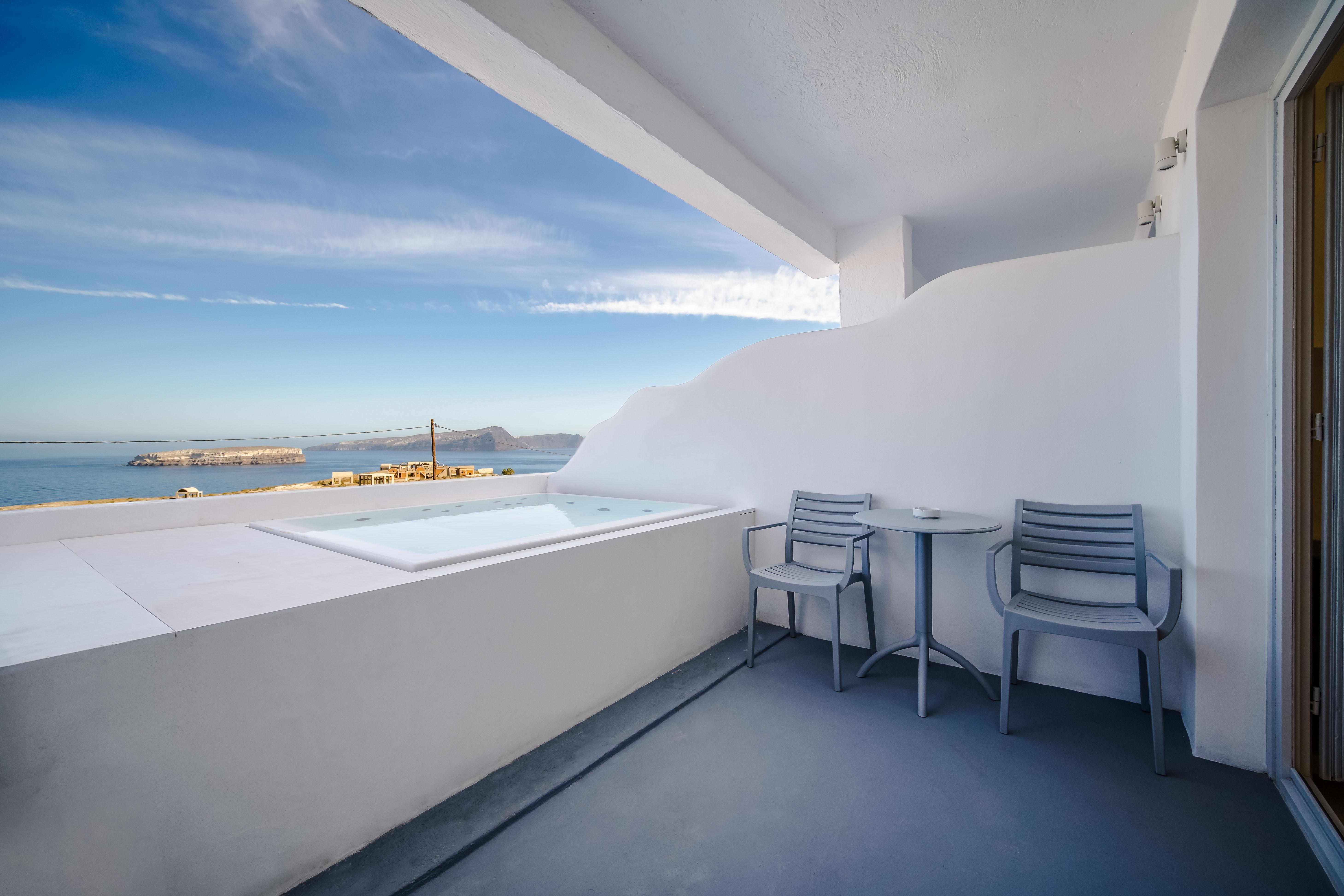 Serenita Luxury Suites Akrotiri  Exterior photo