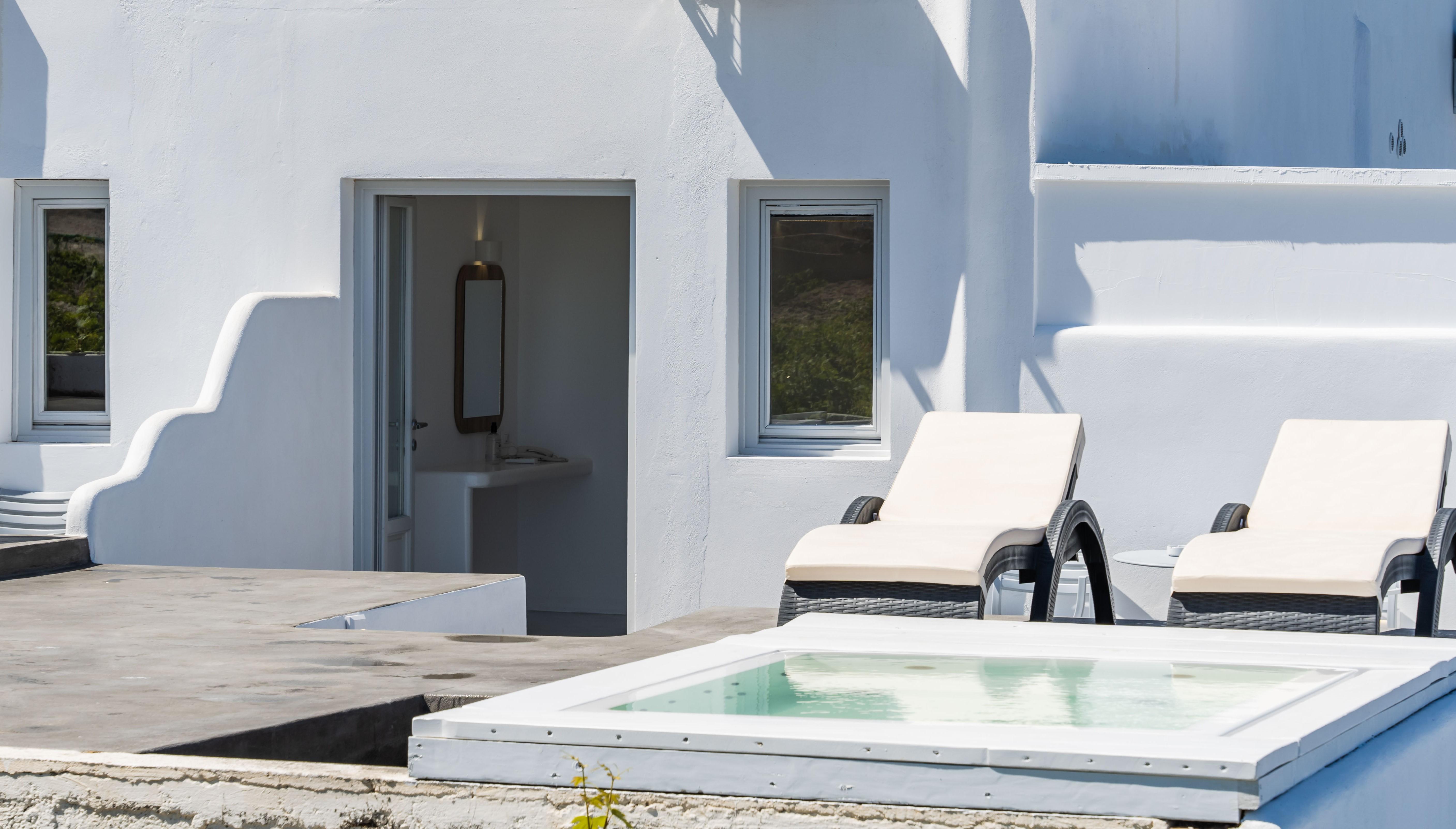 Serenita Luxury Suites Akrotiri  Exterior photo