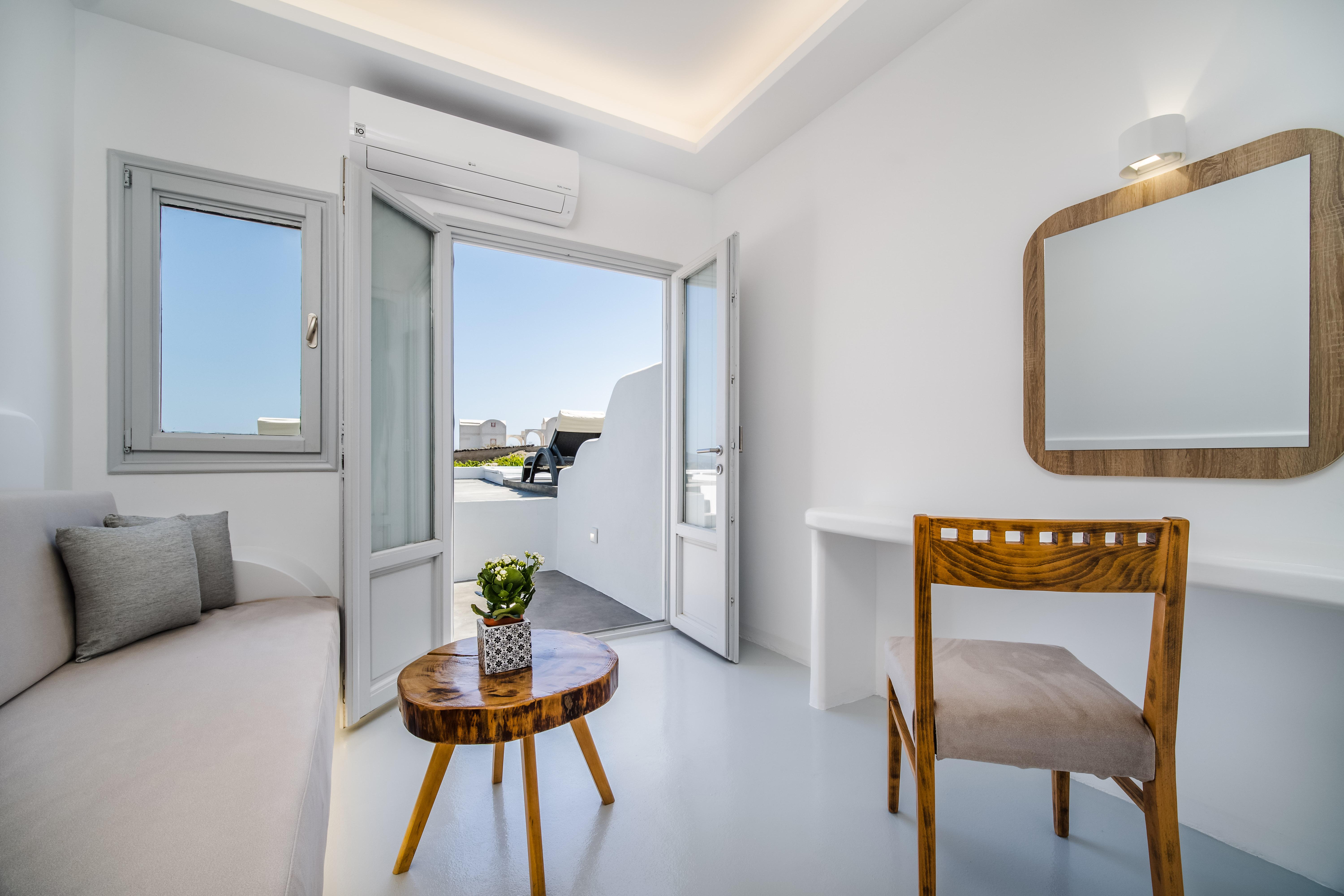 Serenita Luxury Suites Akrotiri  Exterior photo