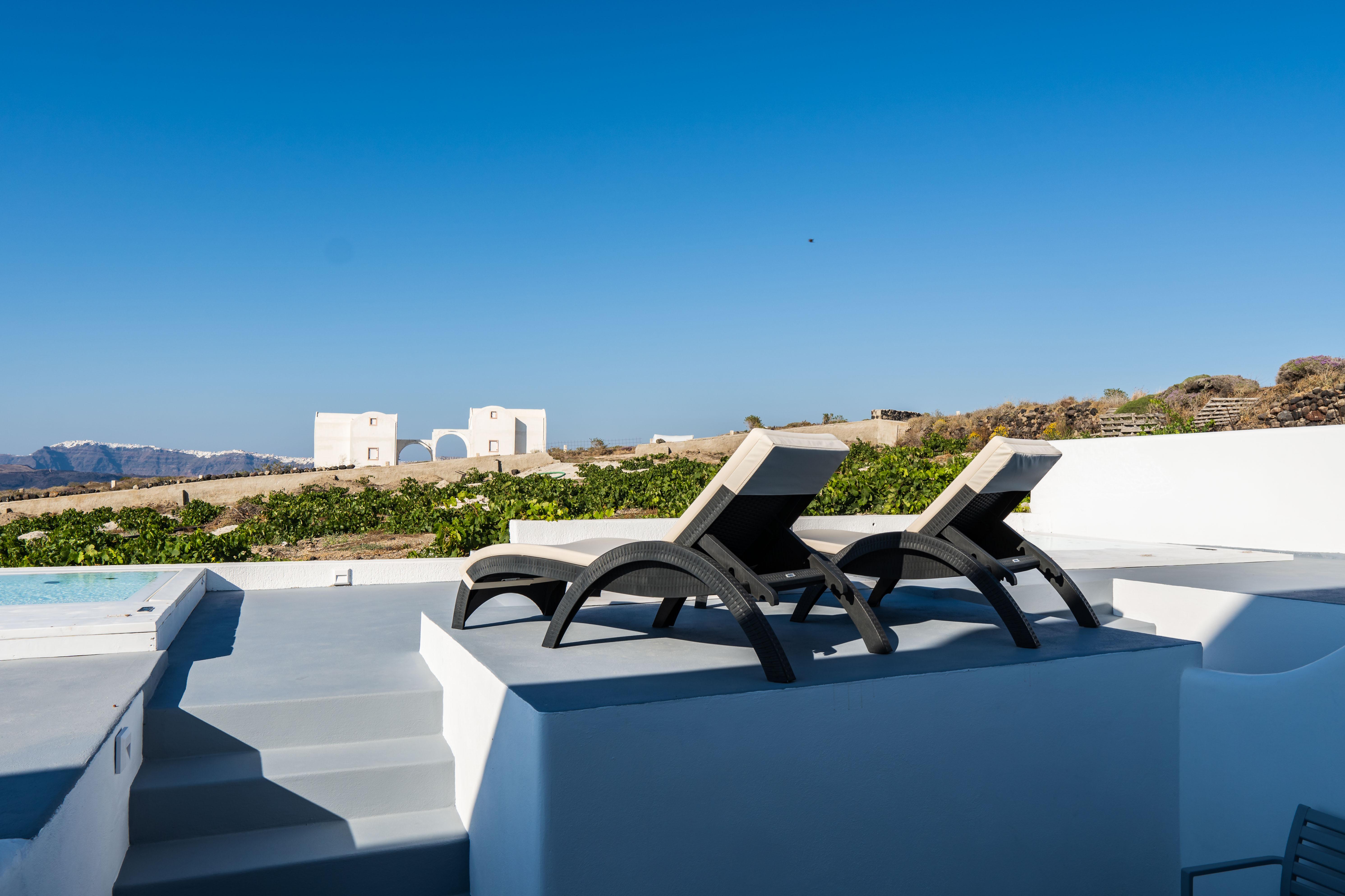 Serenita Luxury Suites Akrotiri  Exterior photo