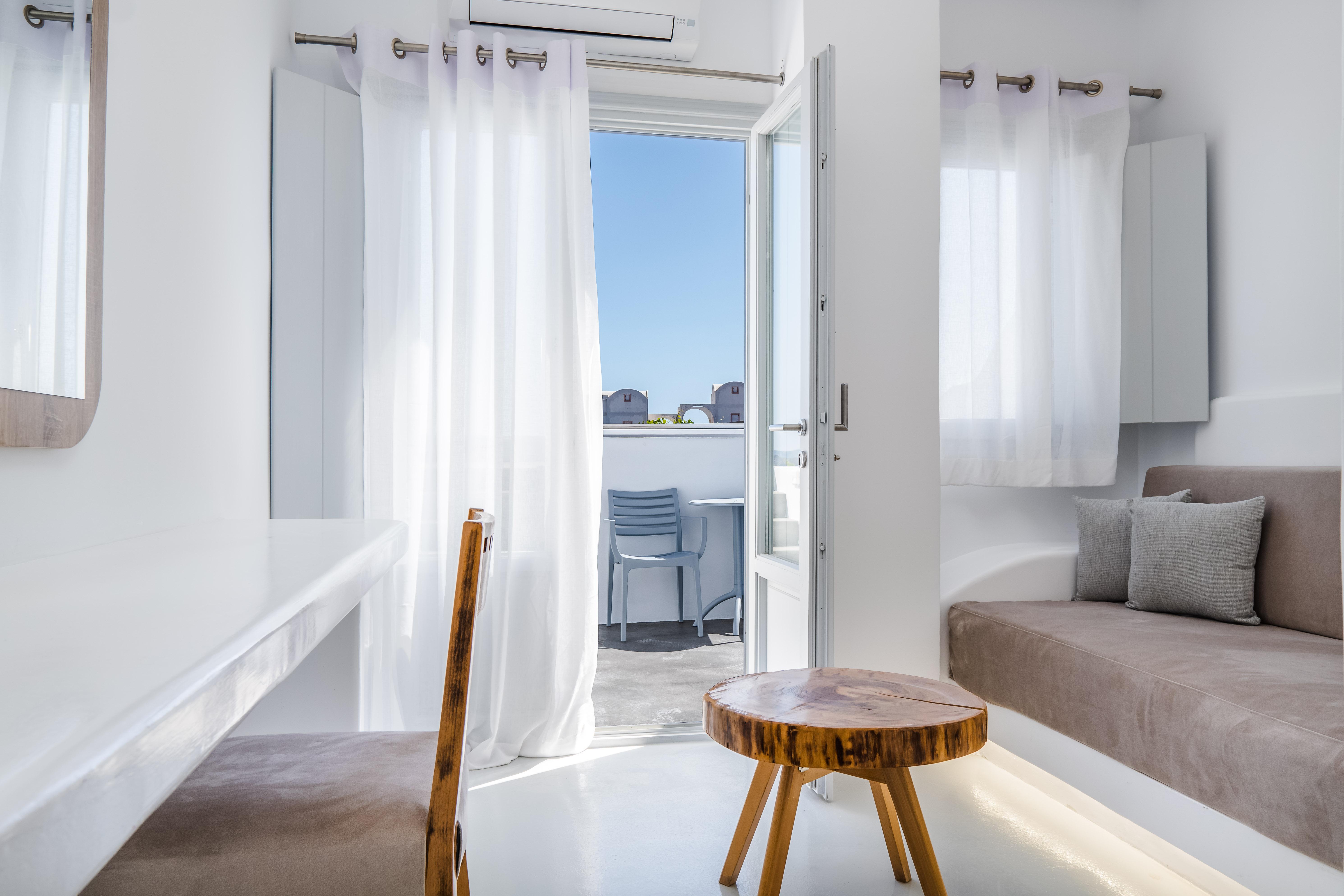 Serenita Luxury Suites Akrotiri  Exterior photo