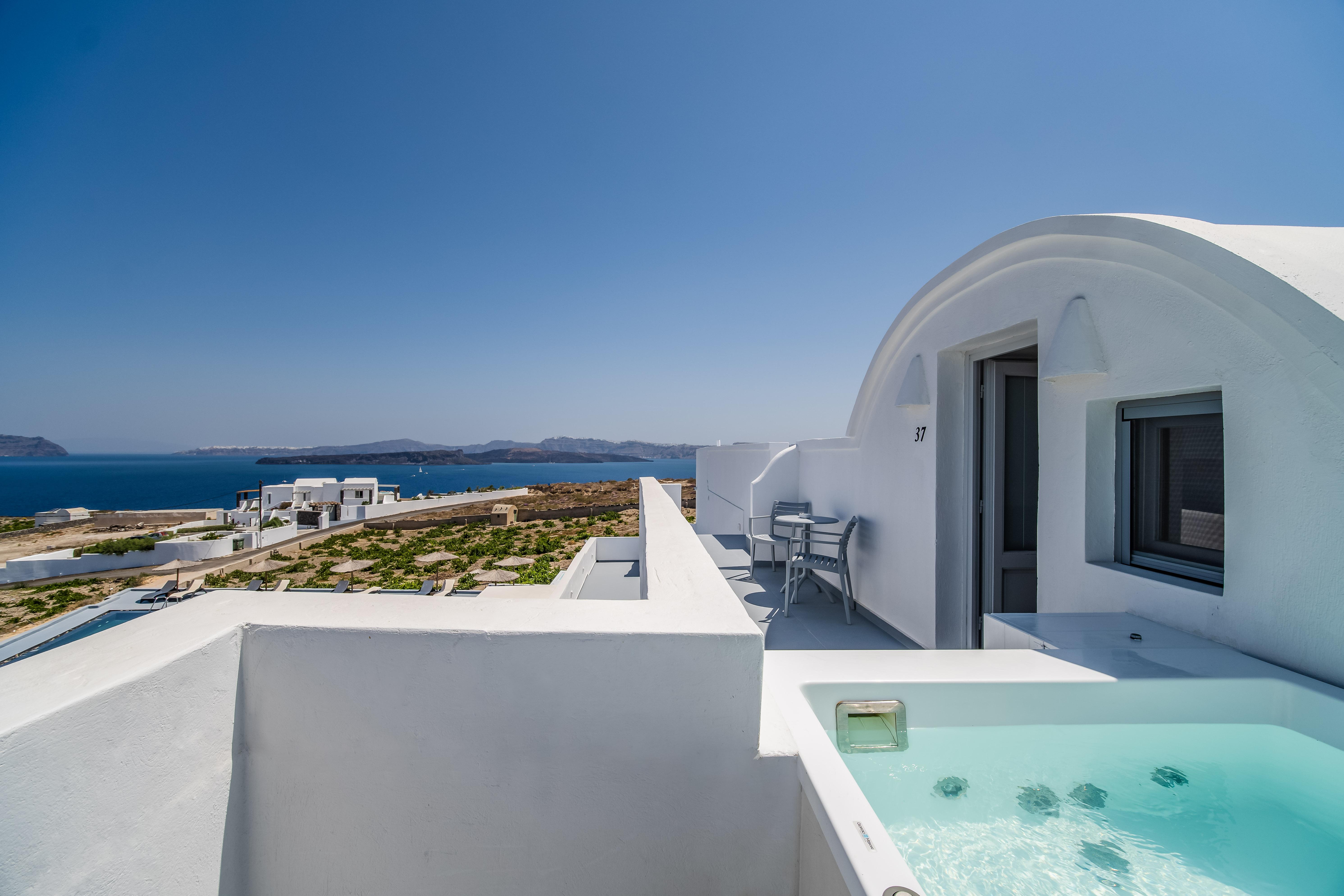 Serenita Luxury Suites Akrotiri  Exterior photo