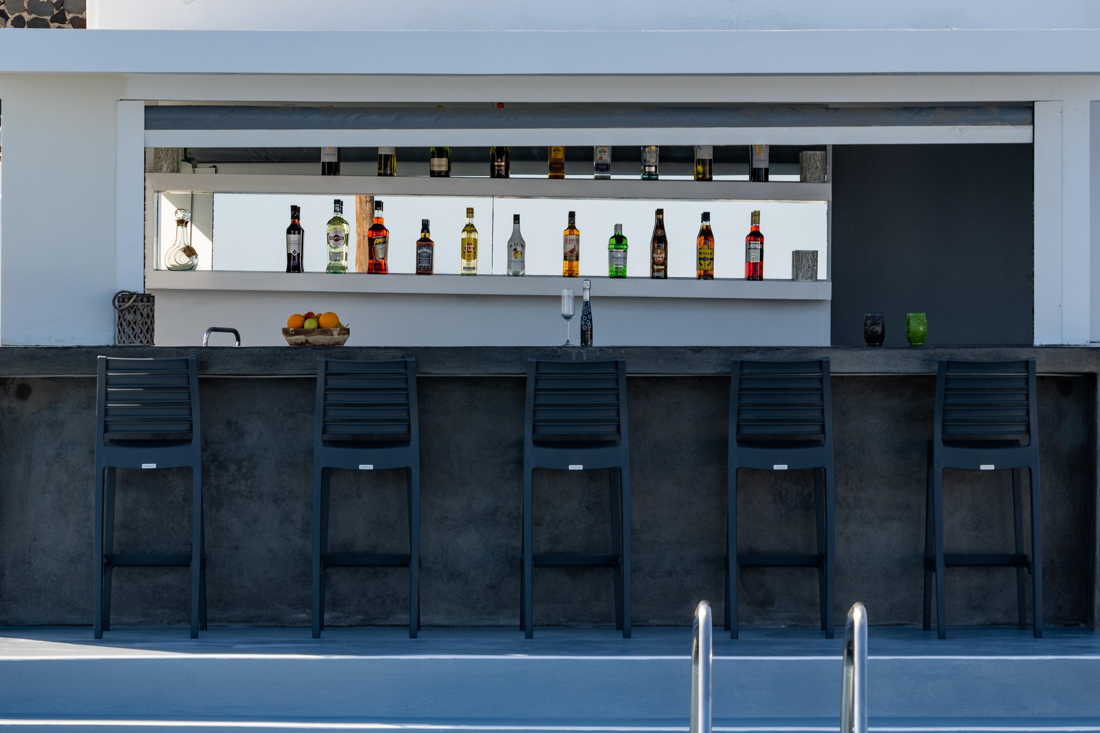 Serenita Luxury Suites Akrotiri  Exterior photo