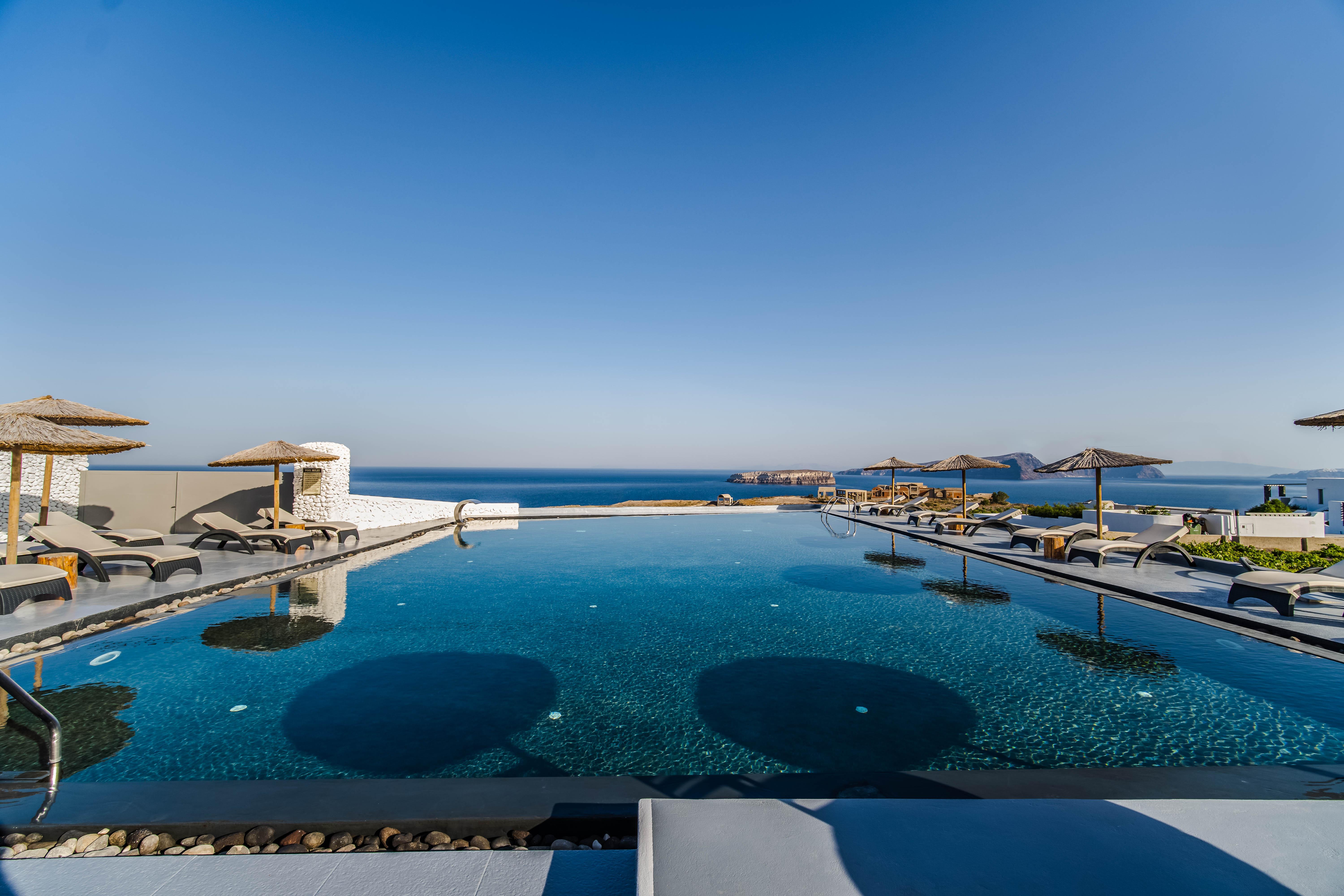 Serenita Luxury Suites Akrotiri  Exterior photo