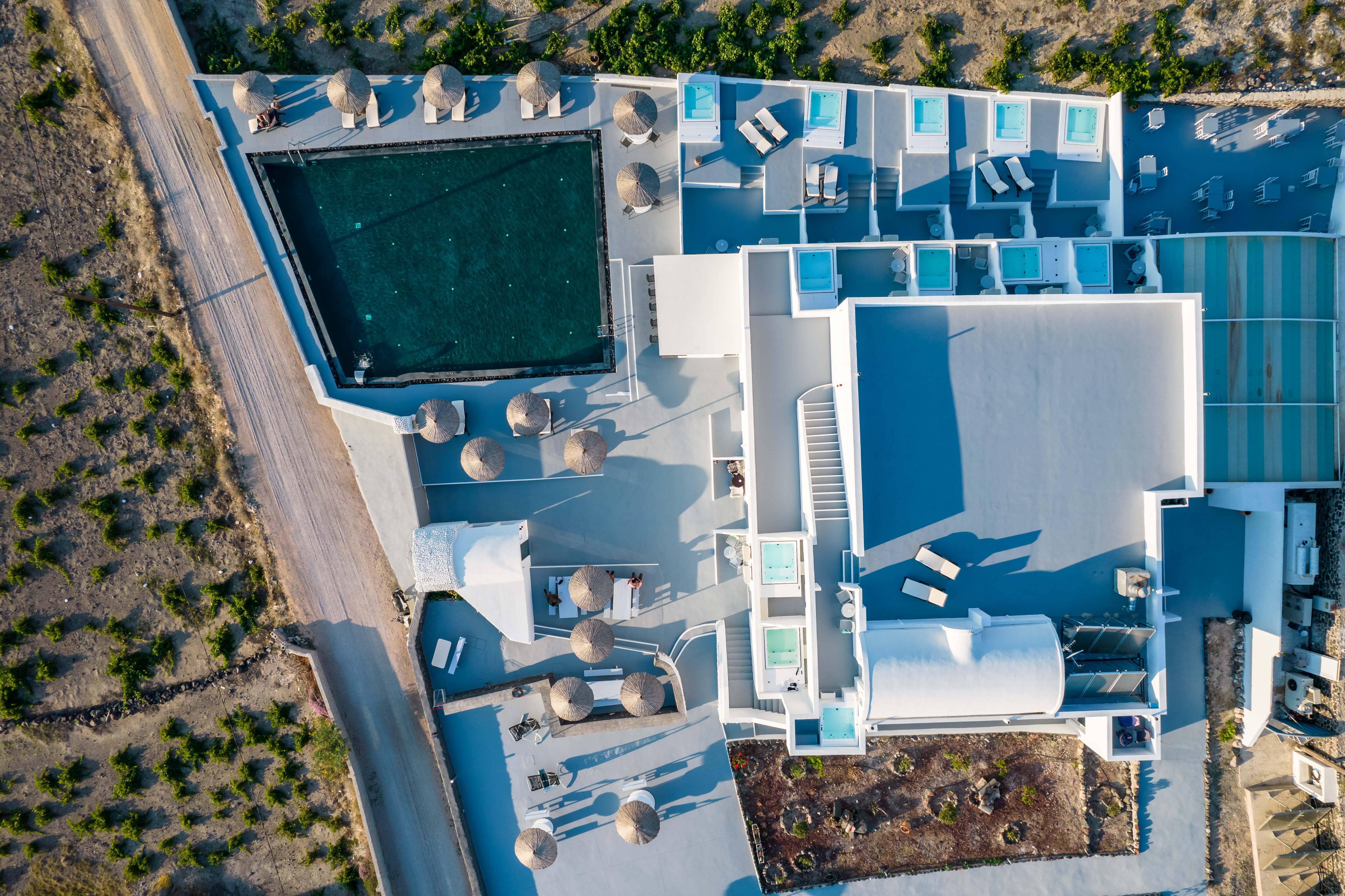 Serenita Luxury Suites Akrotiri  Exterior photo