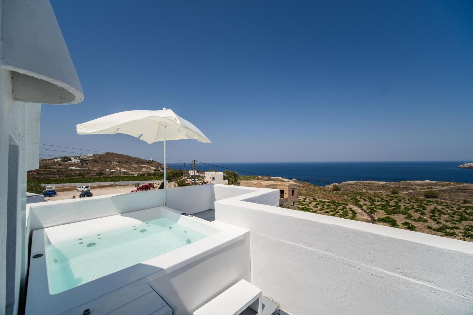 Serenita Luxury Suites Akrotiri  Exterior photo