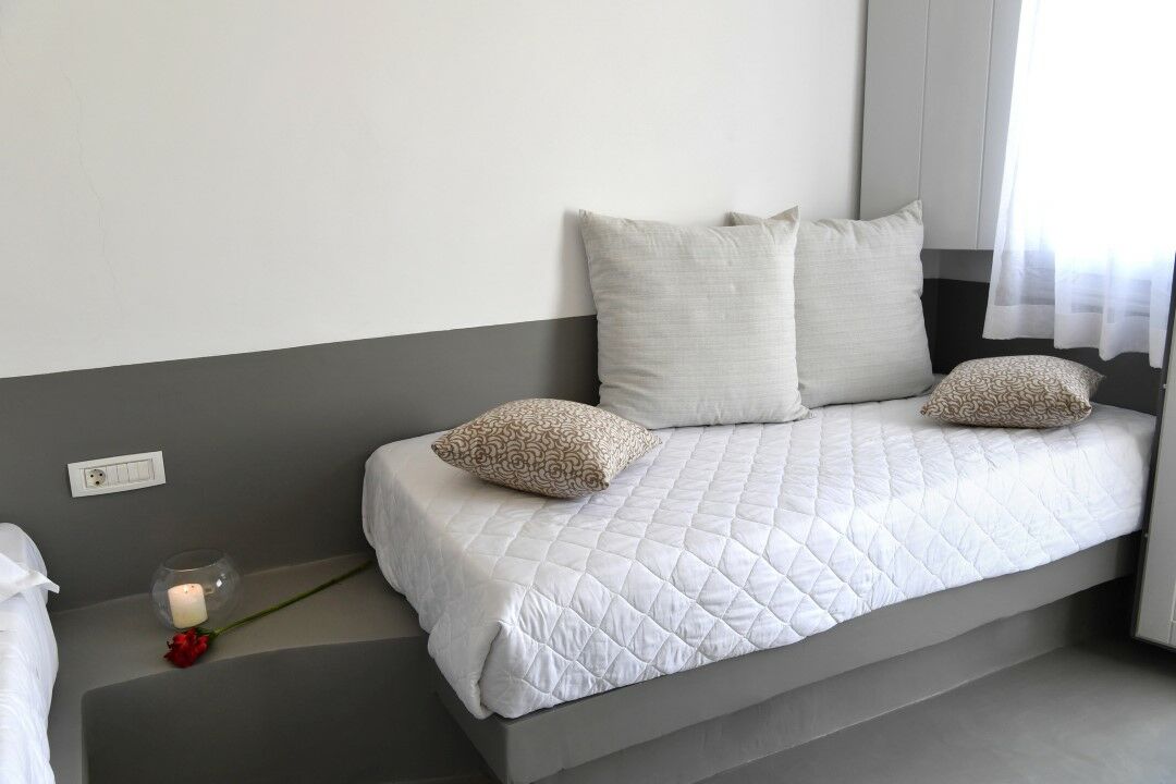 Serenita Luxury Suites Akrotiri  Exterior photo